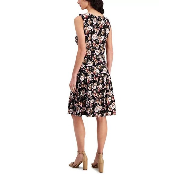 Connected Women's Printed V-Neck Sleeveless Tiered Dress, Taupe, Size 16 - Picture 2 of 4